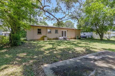 905 Lagoon Dr, Pensacola, FL 32505 - Photo 46
