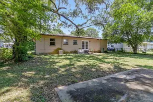 905 Lagoon Dr, Pensacola, FL 32505 - Photo 46