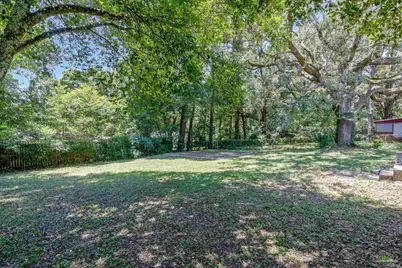 905 Lagoon Dr, Pensacola, FL 32505 - Photo 42