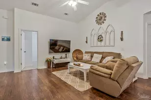 1195 Simpson St, Pensacola, FL 32526 - Photo 4