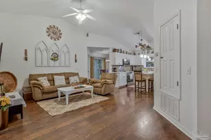 1195 Simpson St, Pensacola, FL 32526 - Photo 2
