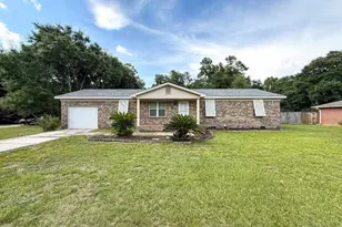 7724 Rustling Pines Dr, Milton, FL 32583 - Photo 1