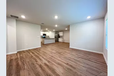 6351 Burrow Ln, Pensacola, FL 32526 - Photo 10