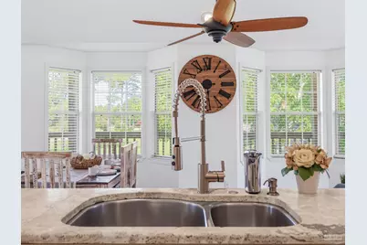 8110 Virginia Ln, Milton, FL 32583 - Photo 10