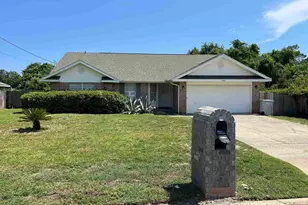 1545 Kitty Hawk Dr, Gulf Breeze, FL 32563 - Photo 2