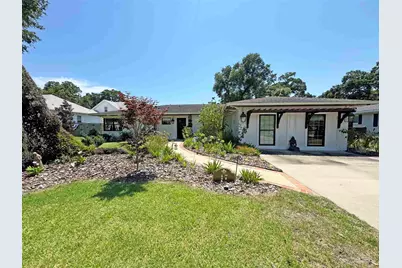 17 Lakeside Dr, Pensacola, FL 32507 - Photo 2