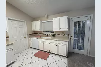 6625 Greenwell St, Pensacola, FL 32526 - Photo 10