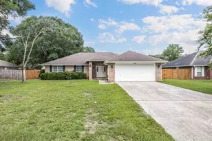 5256 Goshawk Dr, Milton, FL 32570 - Photo 1