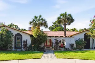 114 Fairpoint Dr, Gulf Breeze, FL 32561 - Photo 1
