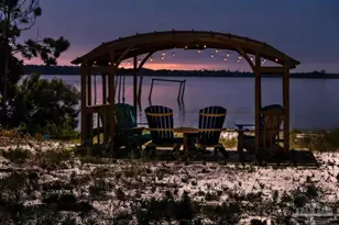 7817 Petersen Point Rd, Milton, FL 32583 - Photo 46