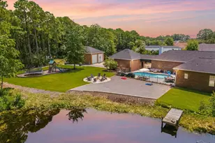 4594 Soundside Dr, Gulf Breeze, FL 32563 - Photo 2
