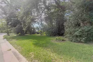 410 Twin Lakes Dr, Pensacola, FL 32504 - Photo 1