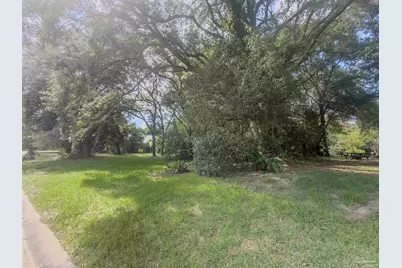 410 Twin Lakes Dr, Pensacola, FL 32504 - Photo 2