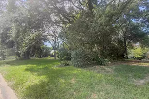 410 Twin Lakes Dr, Pensacola, FL 32504 - Photo 2