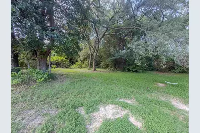 410 Twin Lakes Dr, Pensacola, FL 32504 - Photo 8
