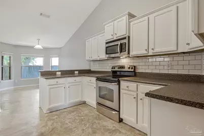 1921 University St, Pensacola, FL 32504 - Photo 12