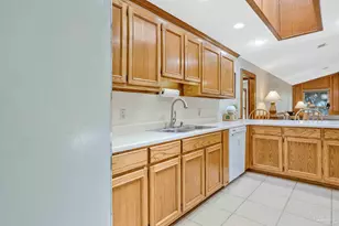 5555 Trafalgar Dr, Pensacola, FL 32504 - Photo 16