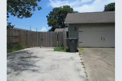 8364 Stanton Pl, Pensacola, FL 32526 - Photo 2
