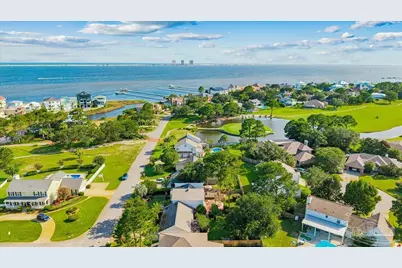 1303 Ceylon Dr, Gulf Breeze, FL 32563 - Photo 1