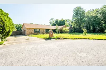 406 Twin Lakes Dr, Pensacola, FL 32504 - Photo 1