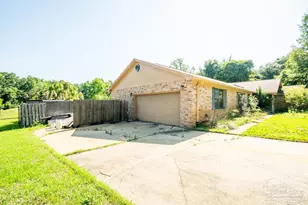 406 Twin Lakes Dr, Pensacola, FL 32504 - Photo 2