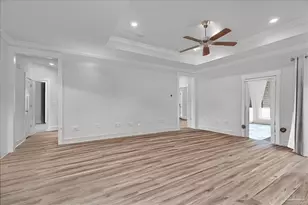 6510 Covington Cir, Pensacola, FL 32526 - Photo 2