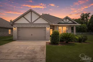 6510 Covington Cir, Pensacola, FL 32526 - Photo 1