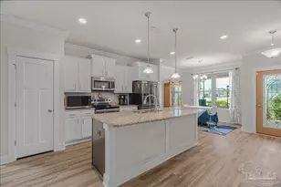6510 Covington Cir, Pensacola, FL 32526 - Photo 8