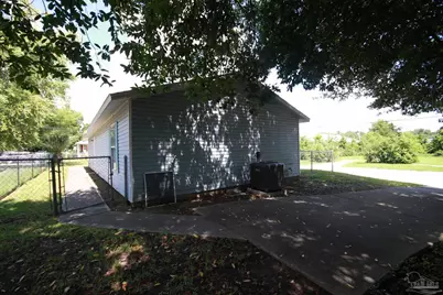 624 N G St, Pensacola, FL 32501 - Photo 10