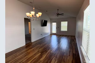 1333 Fairchild St, Pensacola, FL 32504 - Photo 6