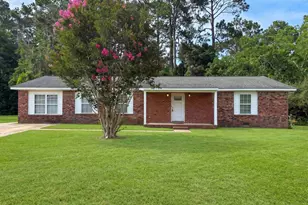 7810 Hidalgo Ln, Pensacola, FL 32526 - Photo 1