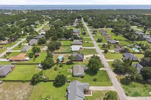 1936 Candlewood Dr, Navarre, FL 32566 - Photo 46