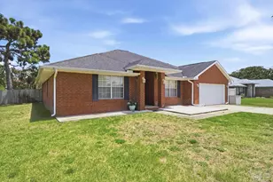1936 Candlewood Dr, Navarre, FL 32566 - Photo 4