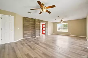 1936 Candlewood Dr, Navarre, FL 32566 - Photo 10