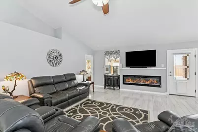 2074 Claudine St, Cantonment, FL 32533 - Photo 8