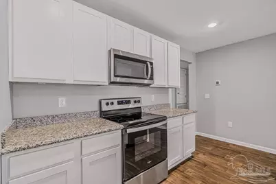 5608 Guinevere Ln, Milton, FL 32583 - Photo 8