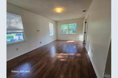 600 W Hernandez St, Pensacola, FL 32501 - Photo 4