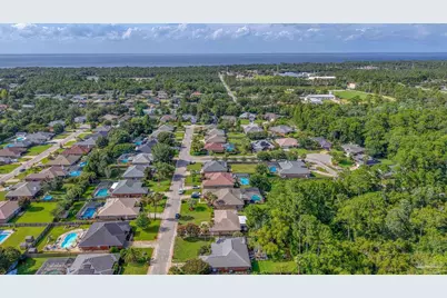 1347 Connemara Cir, Gulf Breeze, FL 32563 - Photo 58