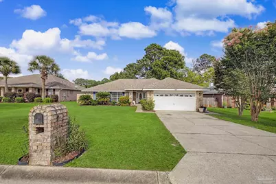 1347 Connemara Cir, Gulf Breeze, FL 32563 - Photo 2
