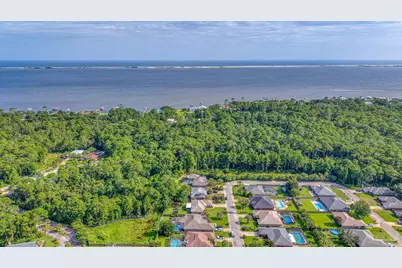 1347 Connemara Cir, Gulf Breeze, FL 32563 - Photo 66