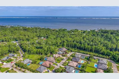 1347 Connemara Cir, Gulf Breeze, FL 32563 - Photo 64