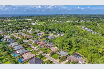 1347 Connemara Cir, Gulf Breeze, FL 32563 - Photo 60