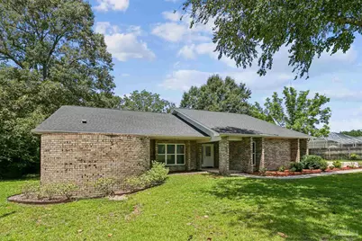 3049 Creekwood Dr, Cantonment, FL 32533 - Photo 2