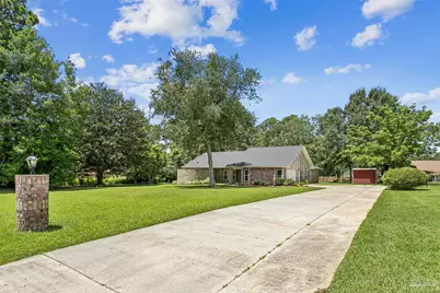 3049 Creekwood Dr, Cantonment, FL 32533 - Photo 4