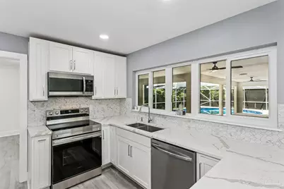 3049 Creekwood Dr, Cantonment, FL 32533 - Photo 16