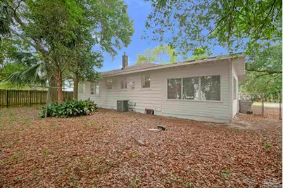 1322 Wisteria Ave, Pensacola, FL 32507 - Photo 38