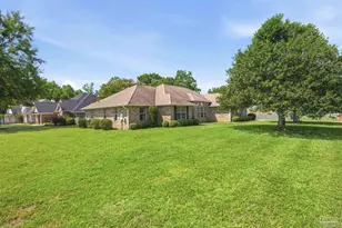 5334 Stafford Cir, Pace, FL 32571 - Photo 2