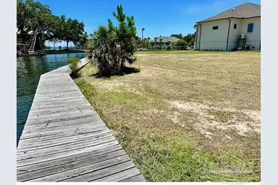 4731 Marina Dr, Gulf Breeze, FL 32563 - Photo 4