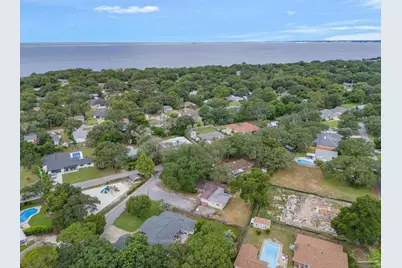 416 Norwich Dr, Gulf Breeze, FL 32561 - Photo 10