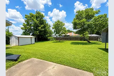 401 Thorn Ct, Pensacola, FL 32526 - Photo 4